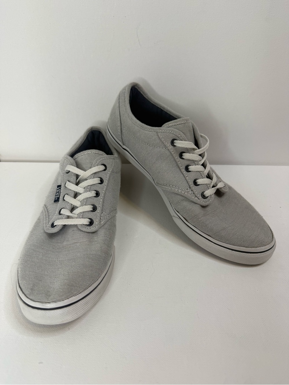 Vans Gray Canvas Lace-Up Sneakers Woman’s 8.5